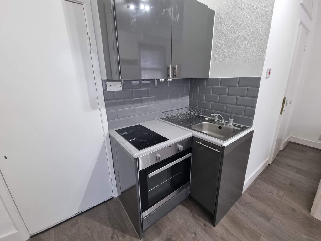 Property photo 2 of 3