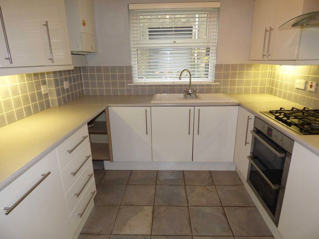 Property photo 3 of 15 Kitchen