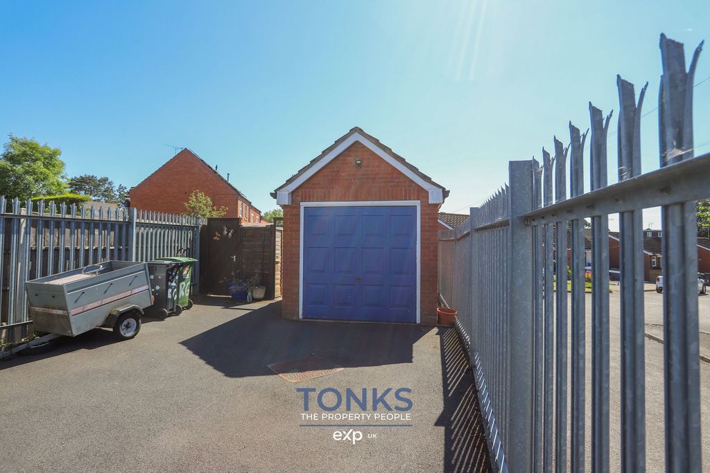 Property photo 2 of 23