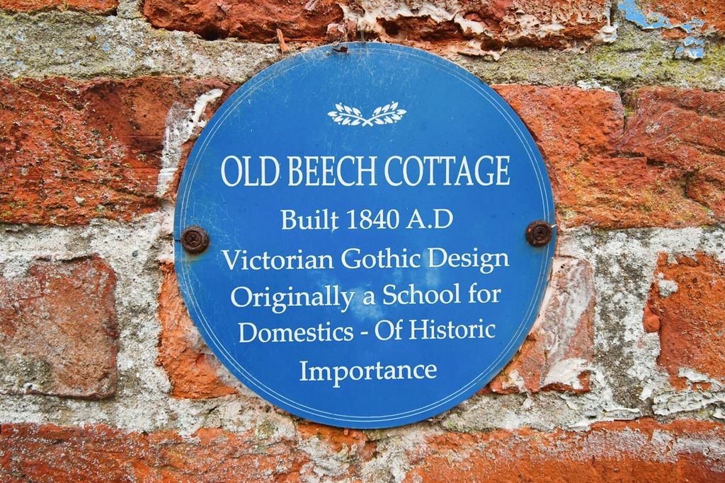 Property photo 2 of 19 588Acd8F-U 20 282 29.Jpg