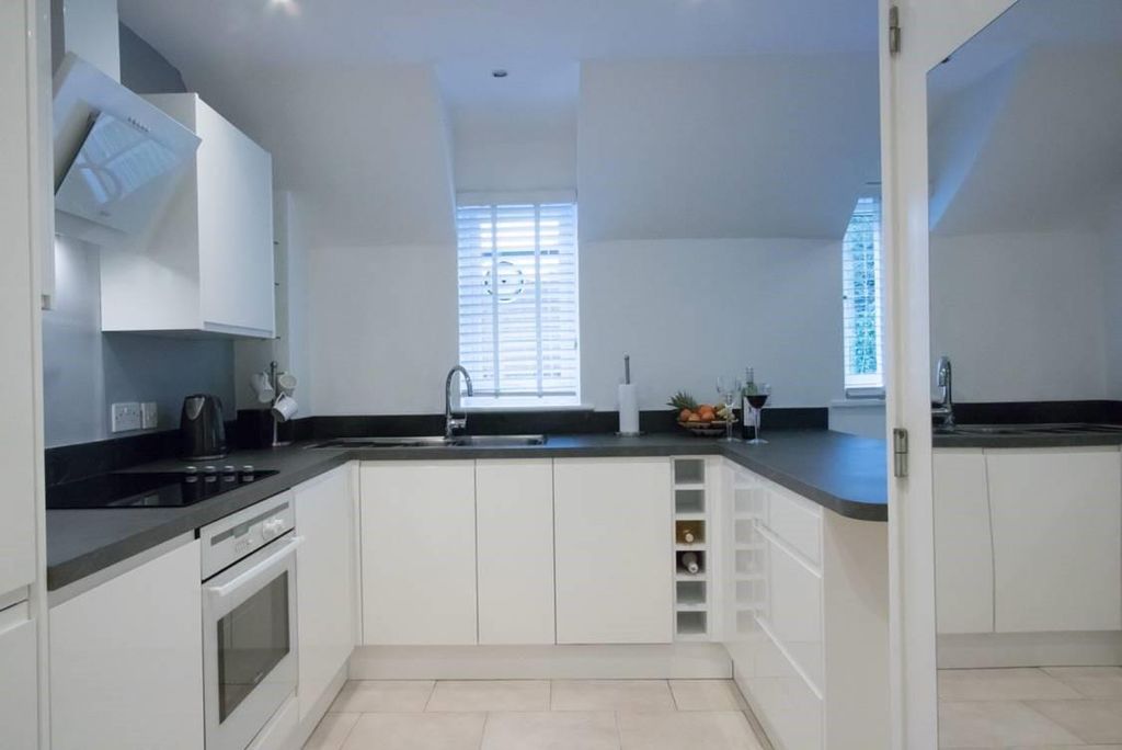 Property photo 2 of 7 Kitchen.Jpg