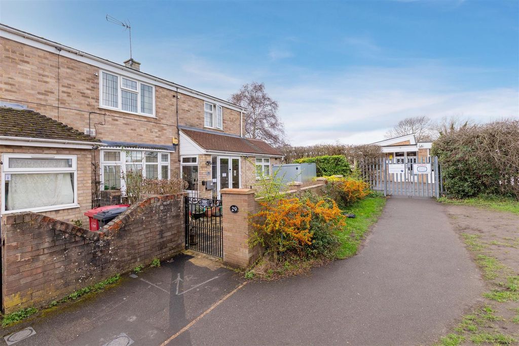 Property photo 1 of 19 29 High St Langley-1.Jpg