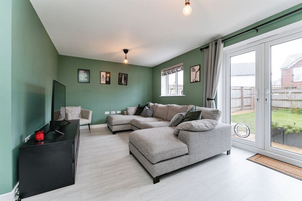 Property photo 2 of 20