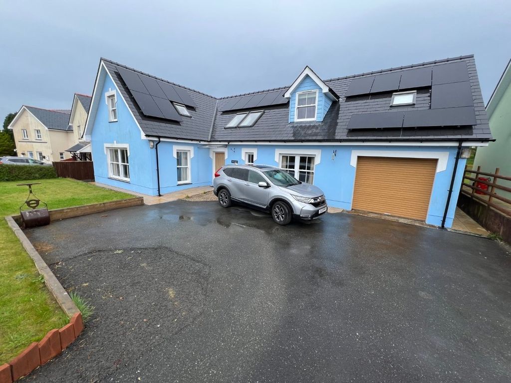 Property photo 1 of 59