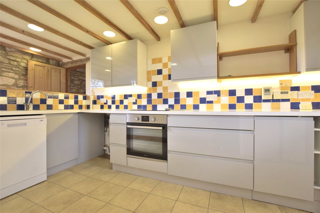 Property photo 2 of 22 Kitchen