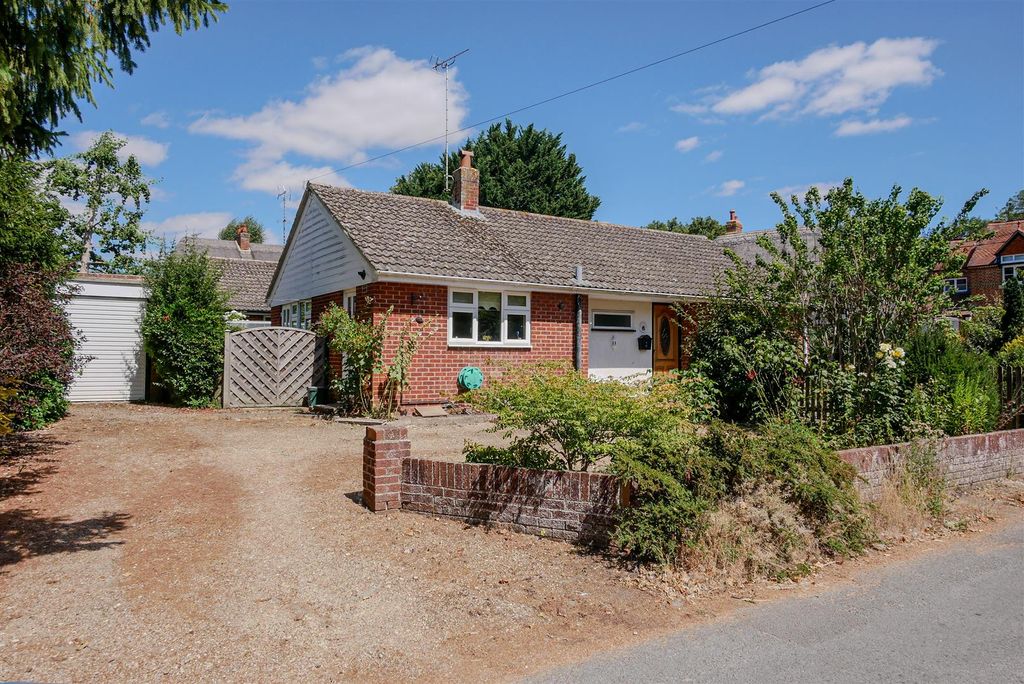 Property photo 1 of 13 Approach