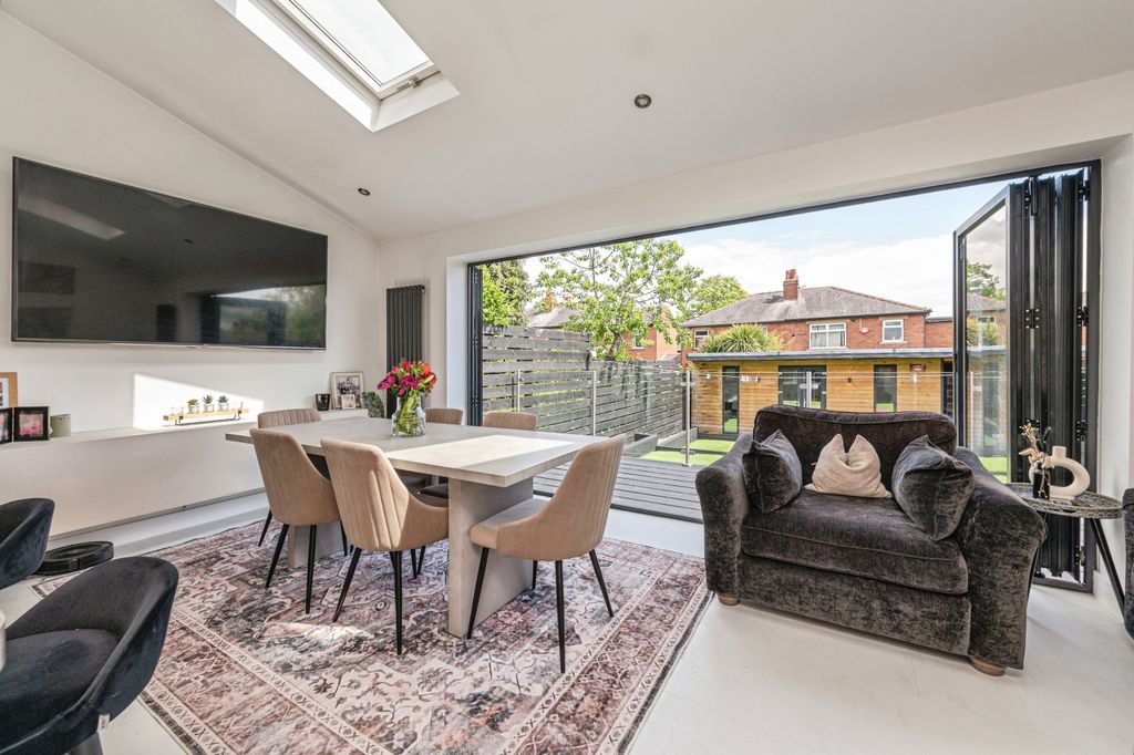 Additional image 5 of 4 bed semi-detached house for saleMardale Road, Dewsbury WF12