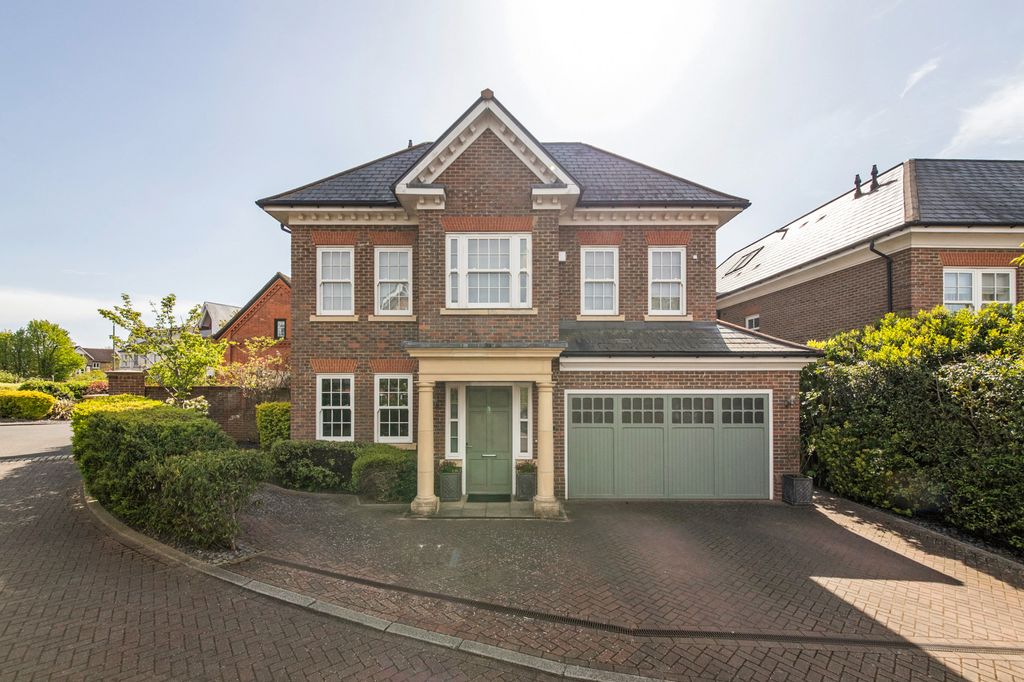 Property photo 1 of 23