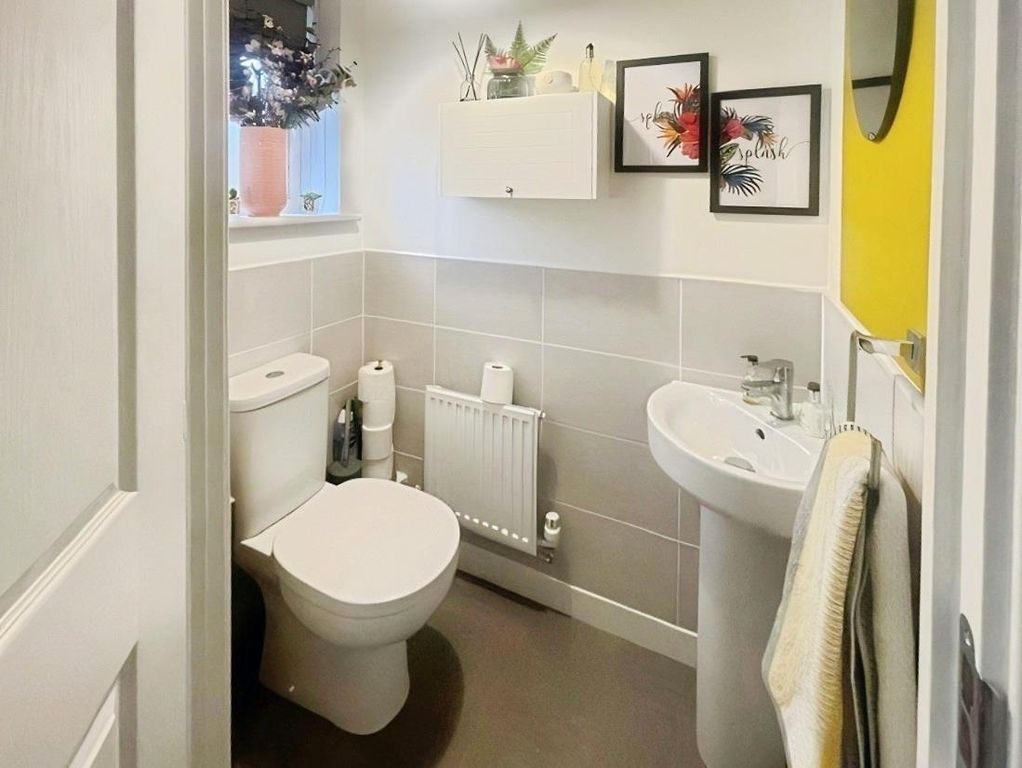Property photo 3 of 14 WC