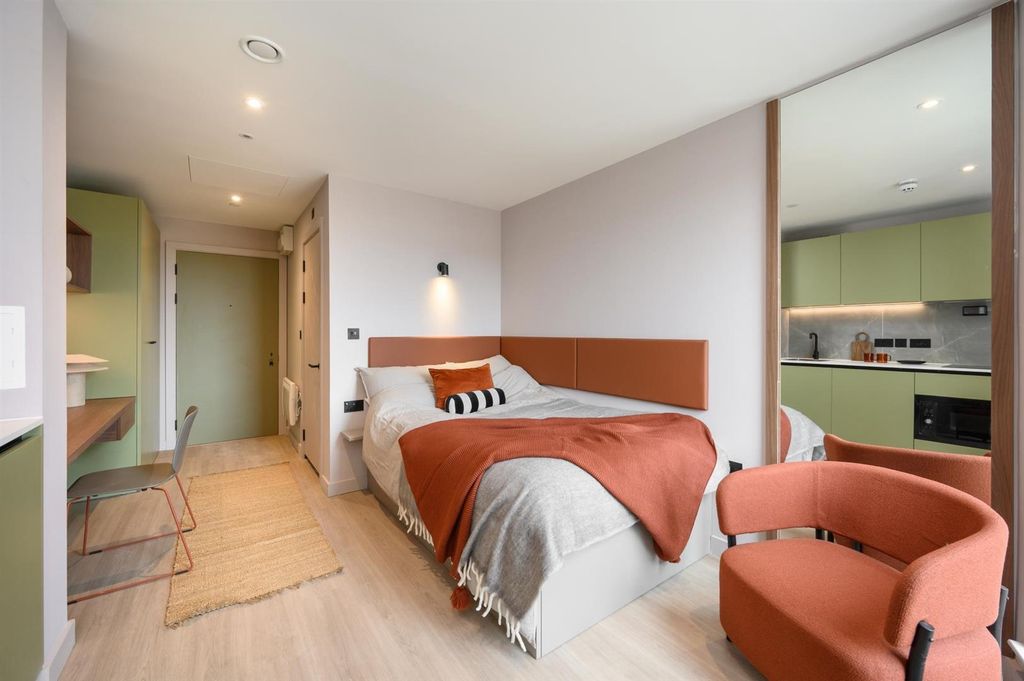 Property photo 2 of 37 9240634.Jpg