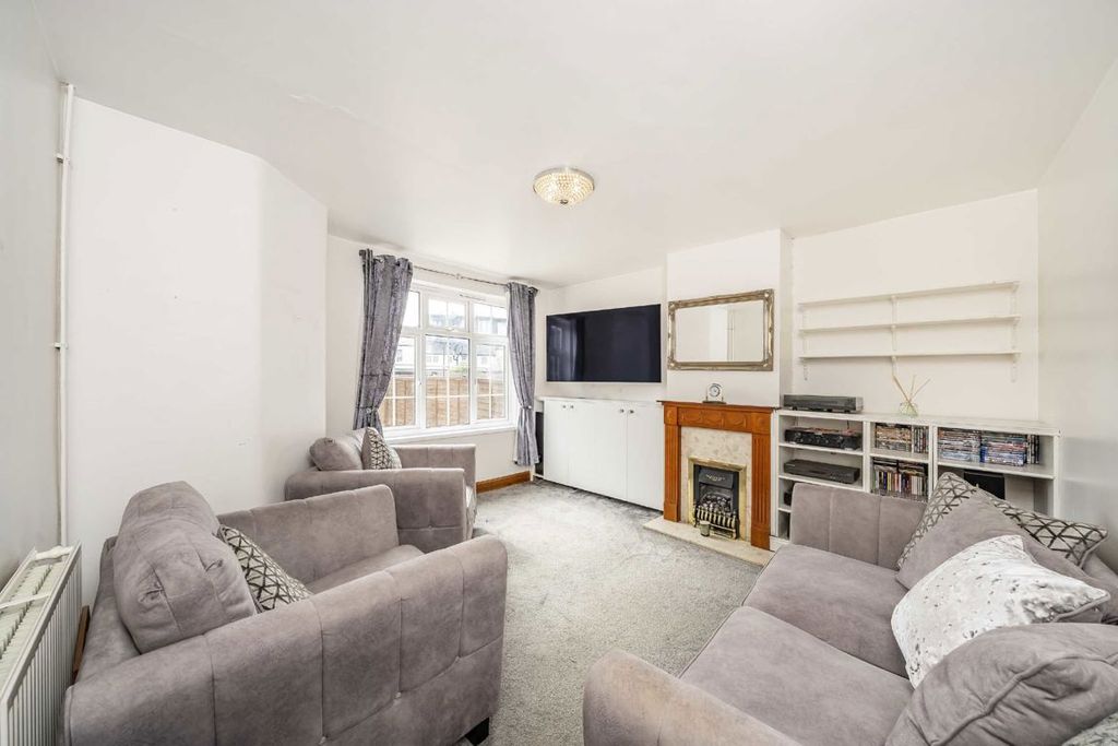 Property photo 2 of 7