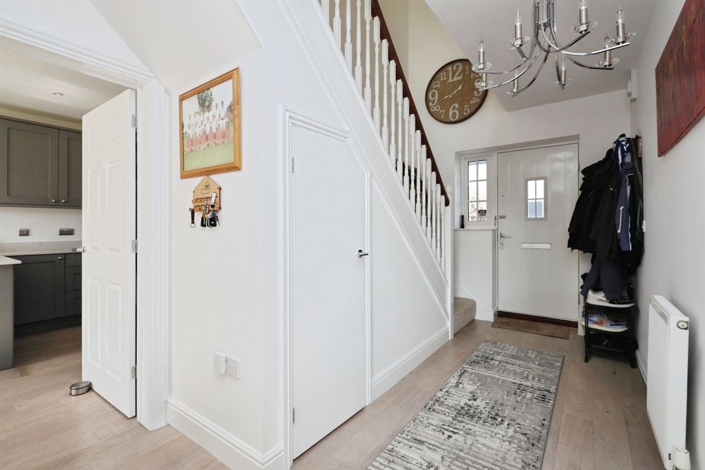 Additional image 4 of 4 bed detached house for saleCoach Barn Lane, Hailsham BN27