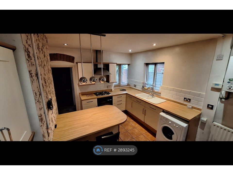 Property photo 1 of 22 Kitchen Hob And Dining Table