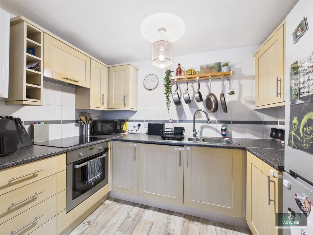 Property photo 3 of 12 Cam04622G0-Pr0141-Still007.Jpg