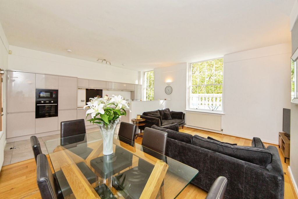 Property photo 2 of 31 Pbox-Img.Jpg