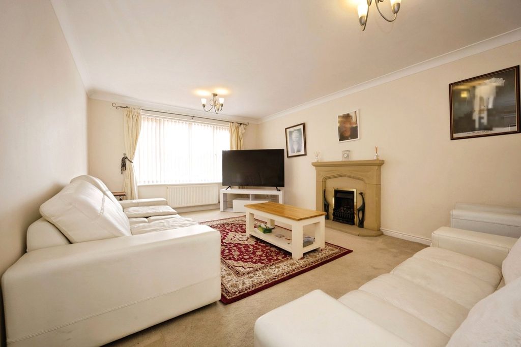 Property photo 2 of 24 Picture No. 27