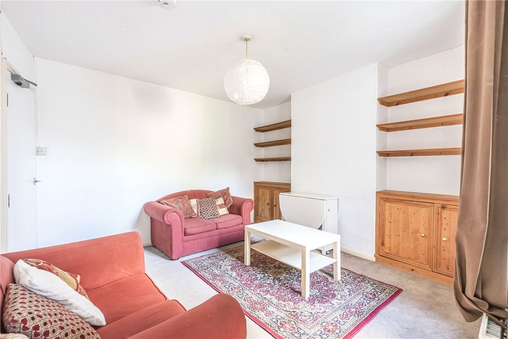 Property photo 3 of 10 Reception