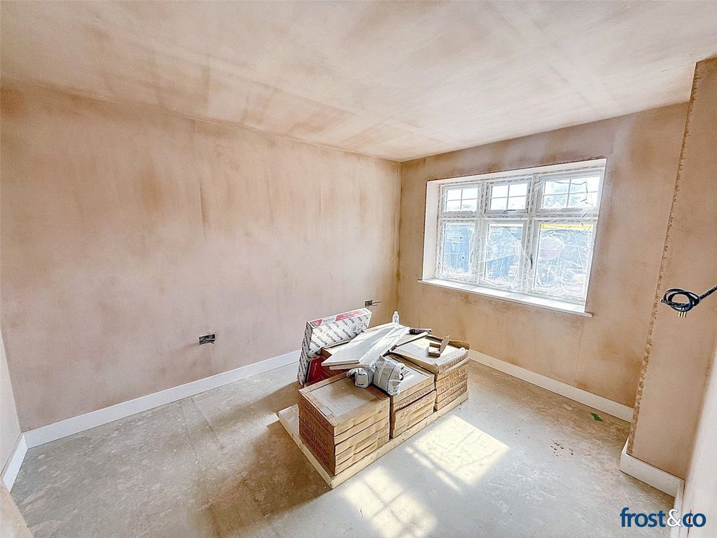 Property photo 3 of 19 Lacey Crescent