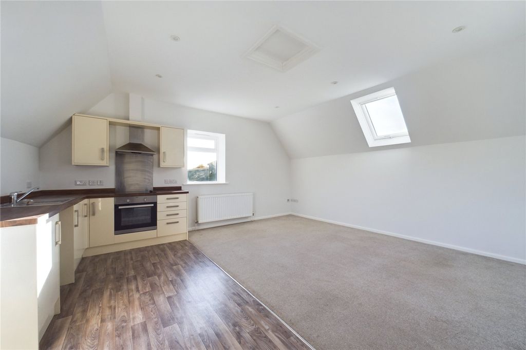 Property photo 2 of 8 Picture No. 23