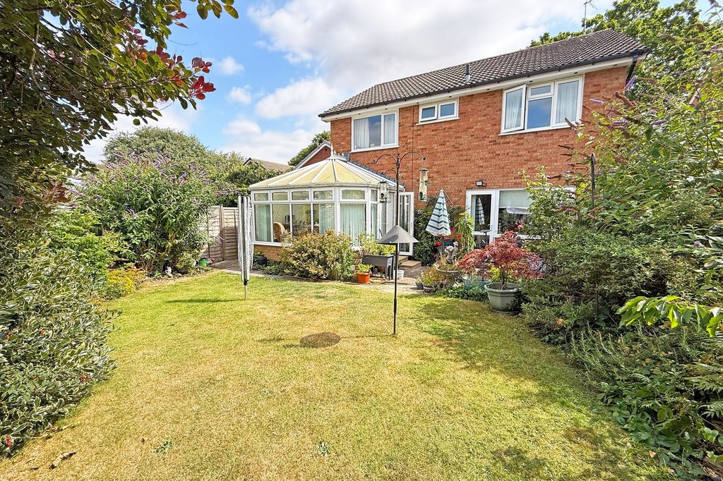 Property photo 2 of 20