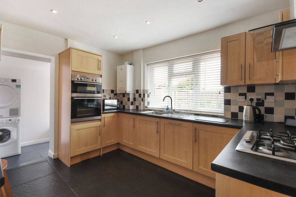 Property photo 2 of 16 Kitchen