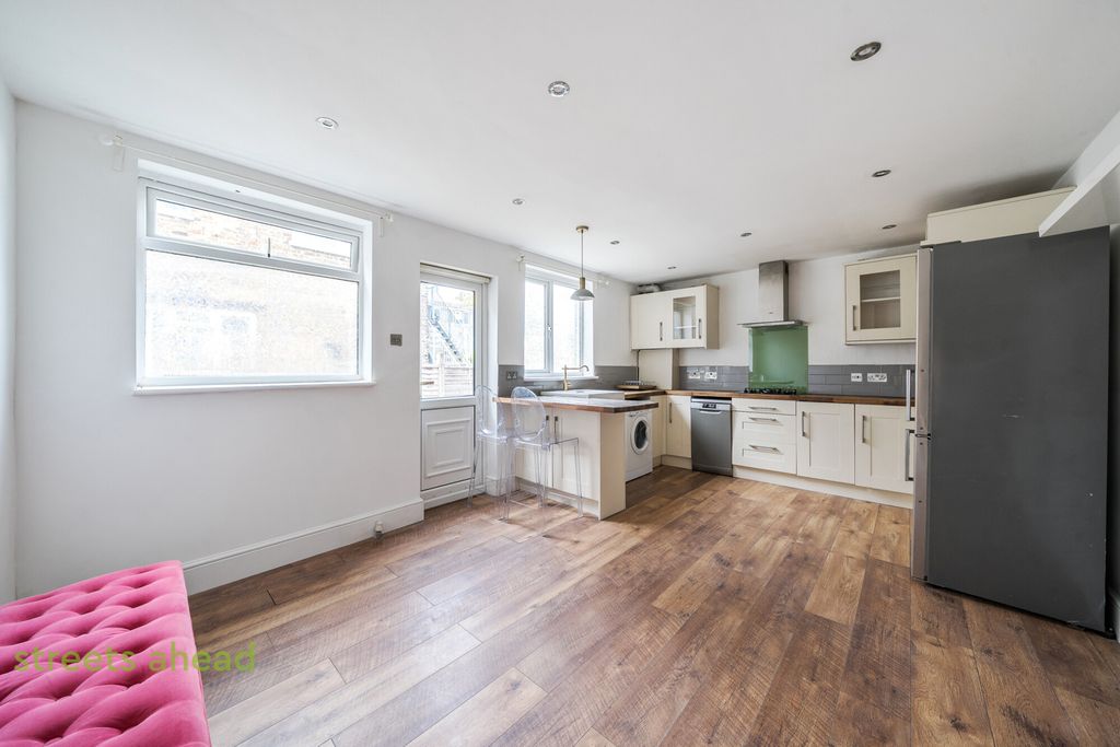 Property photo 1 of 11 83A21Eb2-4790-48B...