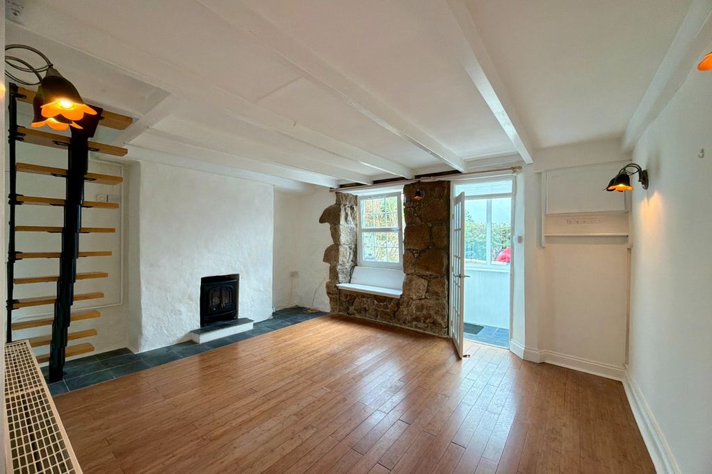 Property photo 2 of 12 Image 1