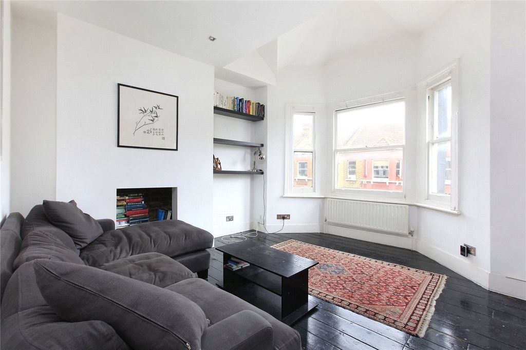 Property photo 2 of 11