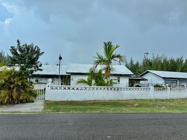 Property photo 1 of 6