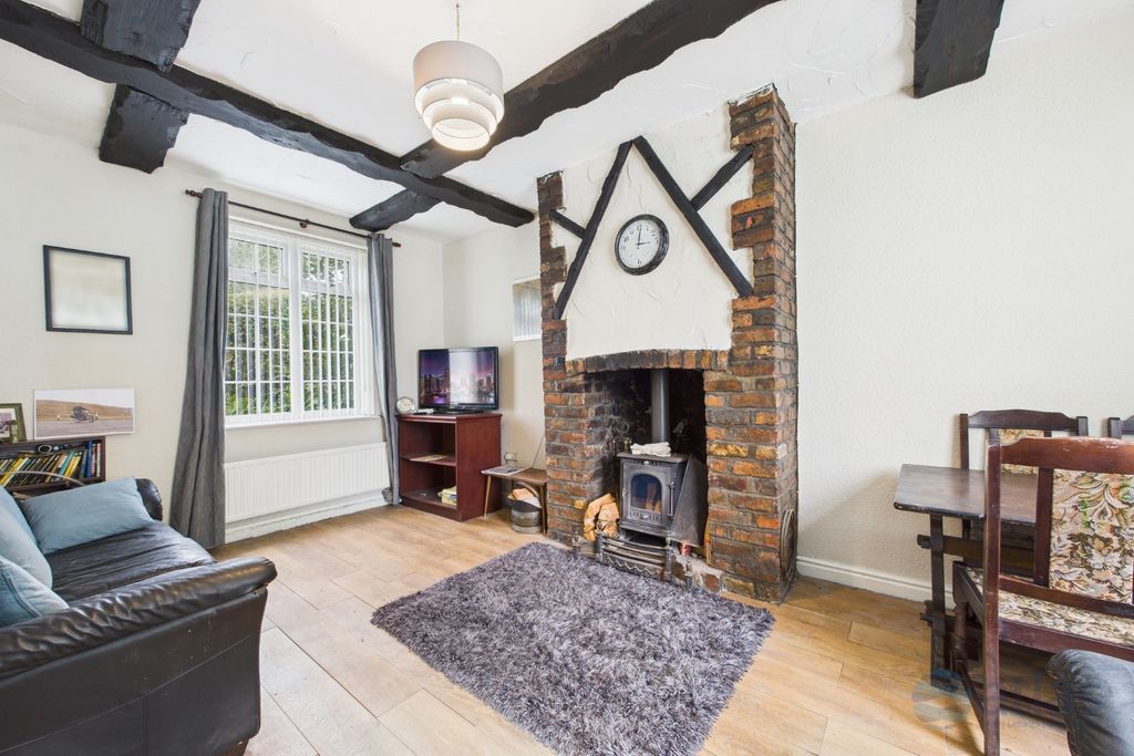 Property photo 2 of 17 Lounge