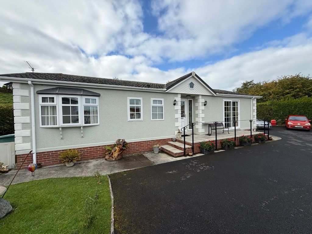 Property photo 2 of 32