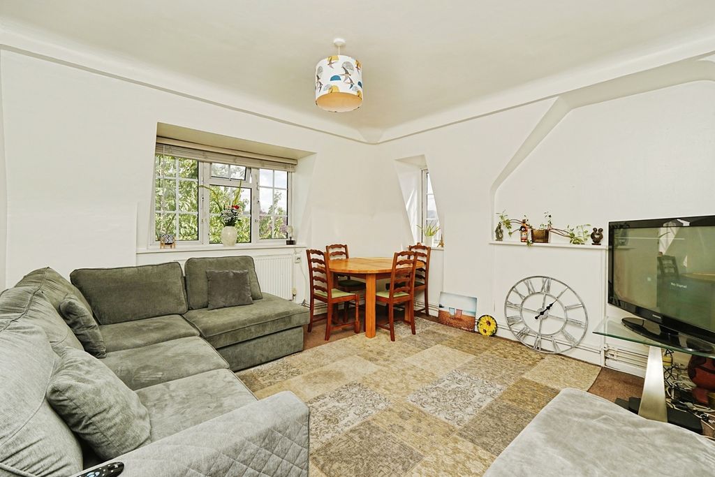 Property photo 2 of 19 Pbox-Img.Jpg