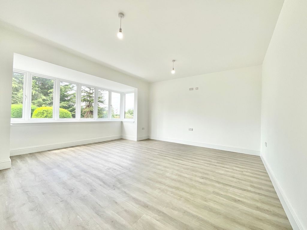 Property photo 3 of 28