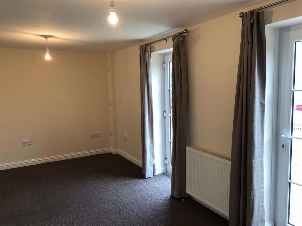 Property photo 2 of 28 Open Plan Kitchen - Lounge