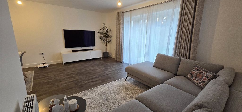 Property photo 2 of 30 Lounge Area