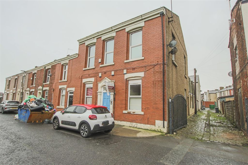 Property photo 2 of 9 10.Jpg