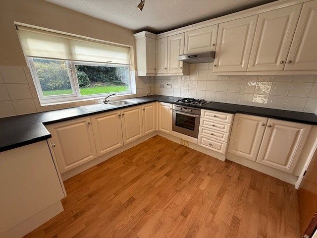 Property photo 3 of 15 Kitchen