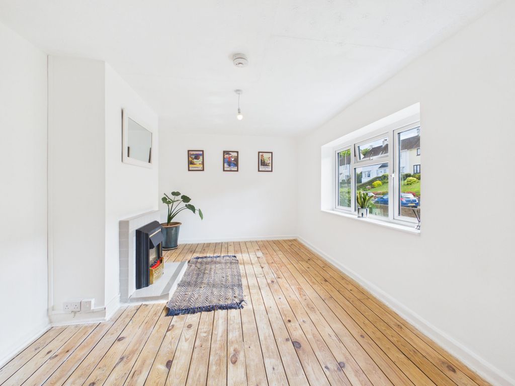 Property photo 3 of 27