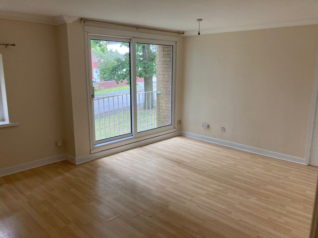 Property photo 2 of 9 Lounge