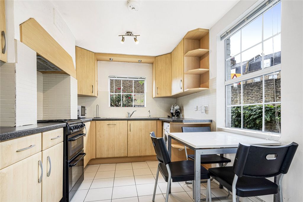 Property photo 3 of 8 Kitchen/Diner