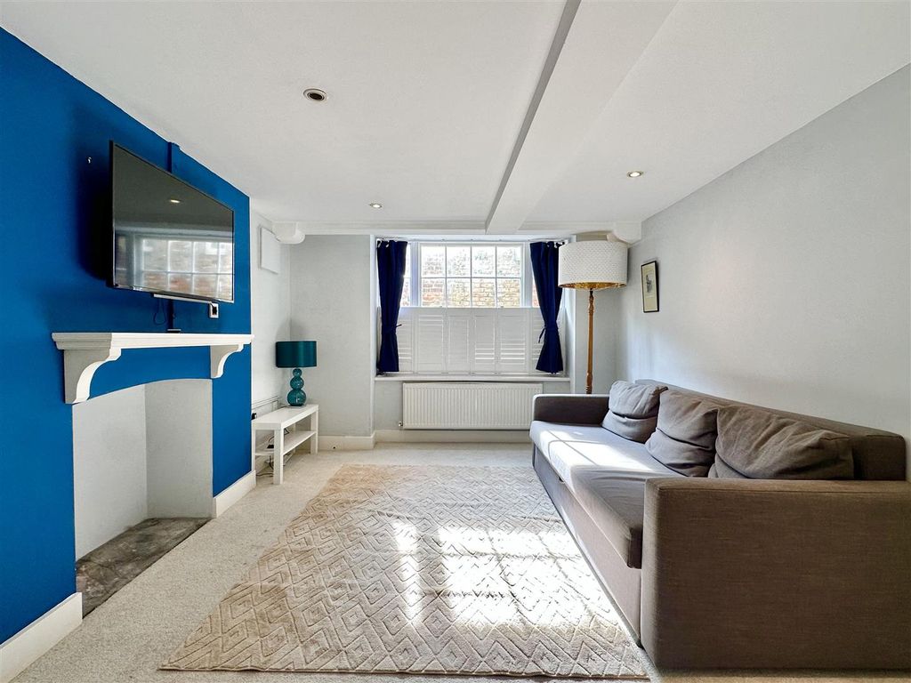 Property photo 1 of 28