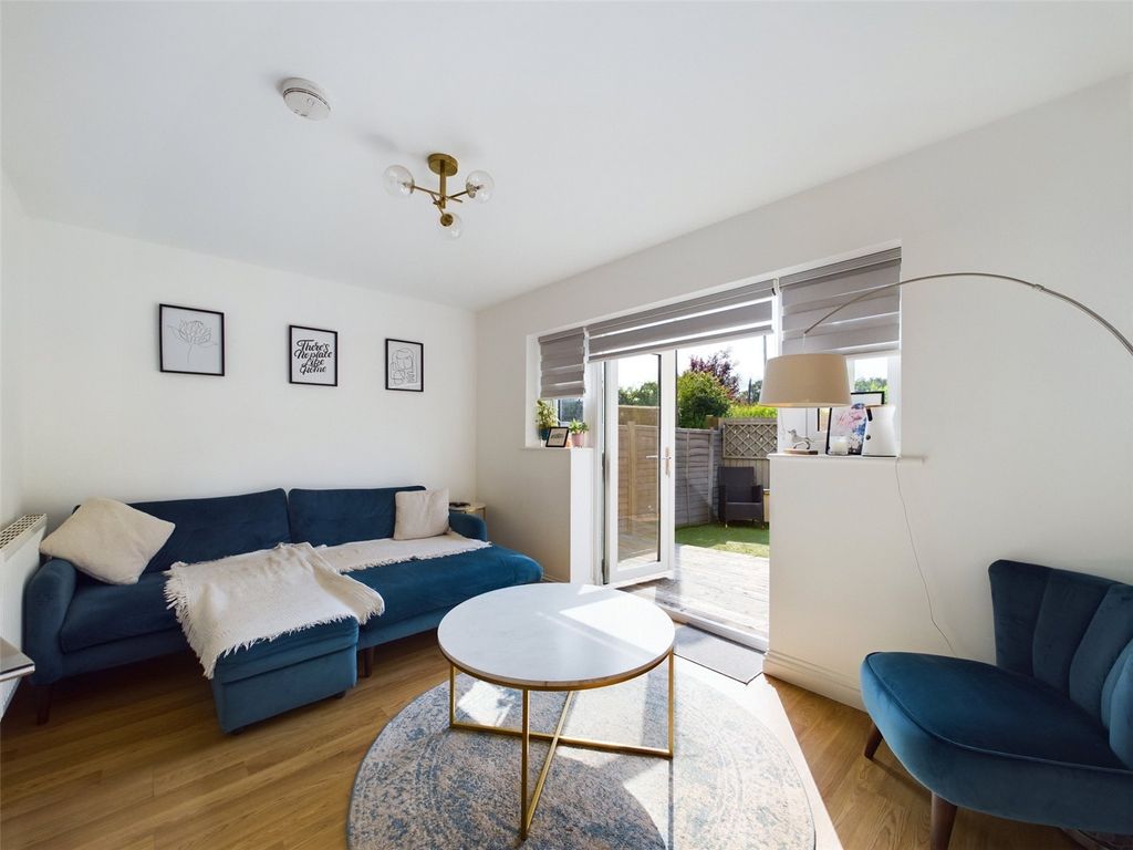 Property photo 2 of 19 Picture No. 01