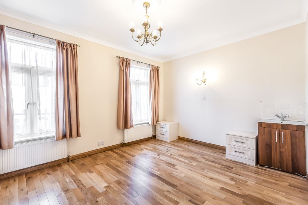 Property photo 3 of 8 448402 (4)