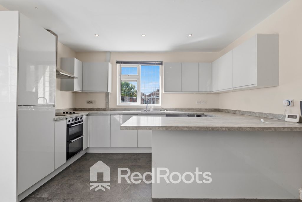 Property photo 2 of 23 5117383