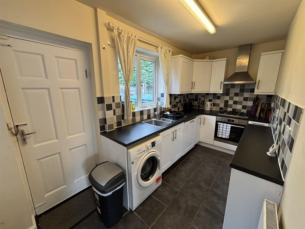 Property photo 2 of 21 Kitchen