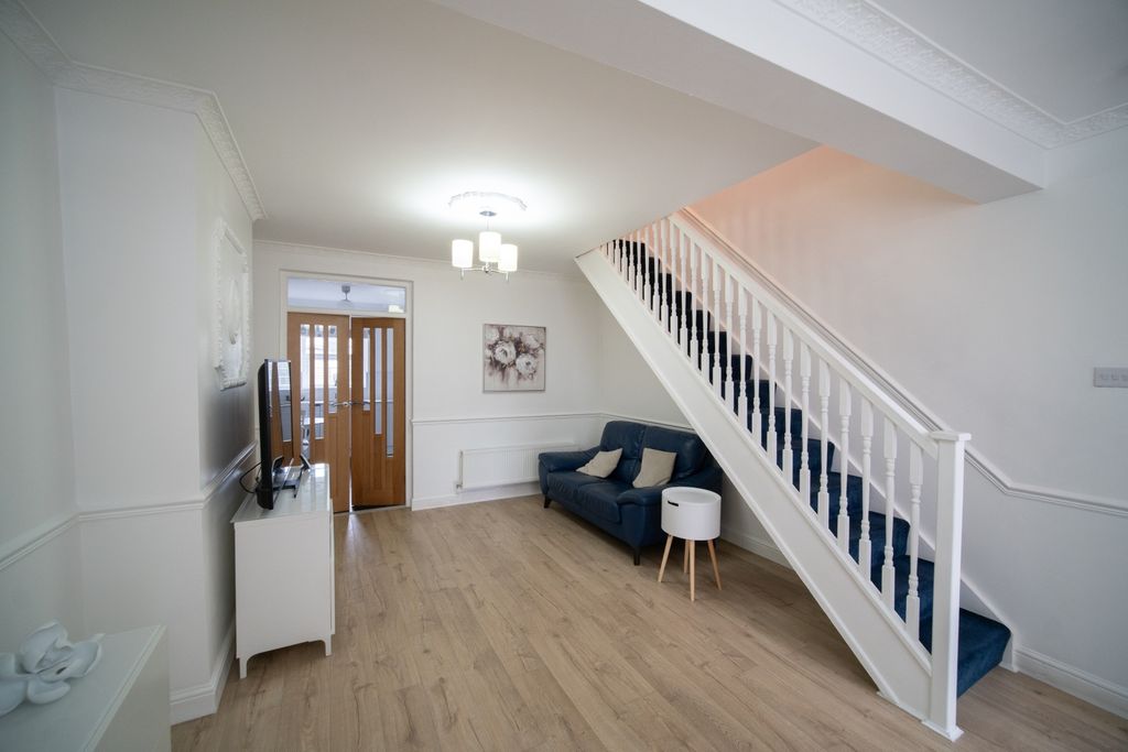 Property photo 2 of 18 Image 1