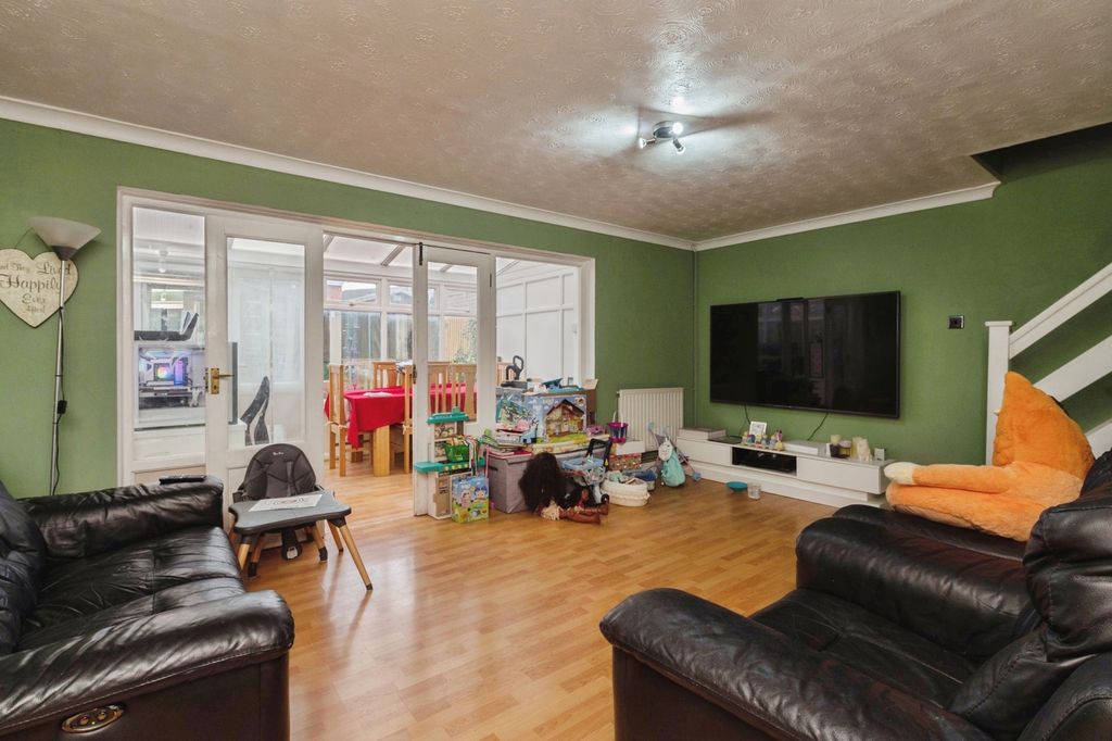 Property photo 2 of 19 Picture