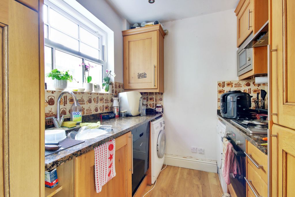 Property photo 3 of 8