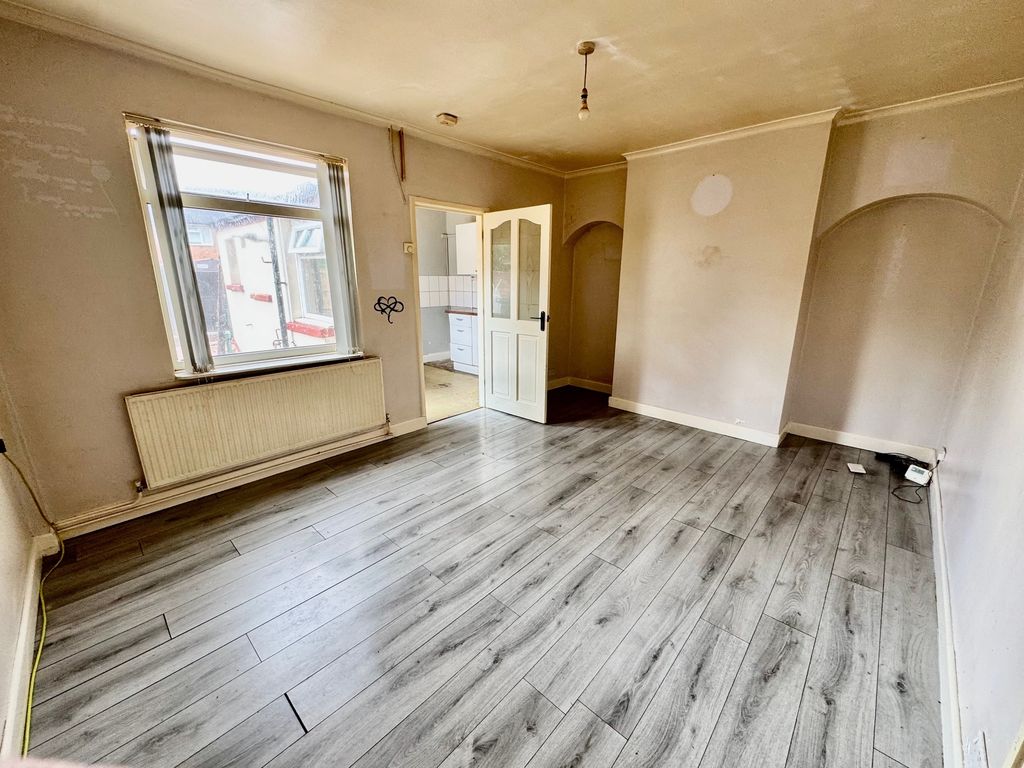 Property photo 2 of 12 10