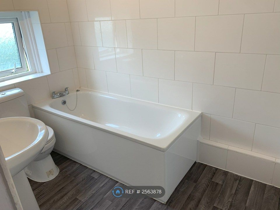 Property photo 2 of 4 Bathroom
